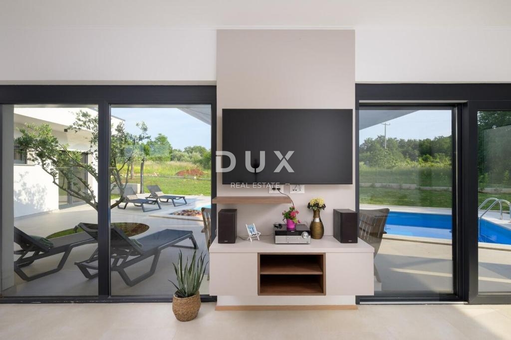 ISTRA, ROVINJ - Novozgrajena moderna enonadstropna hiša v mirnem okolju