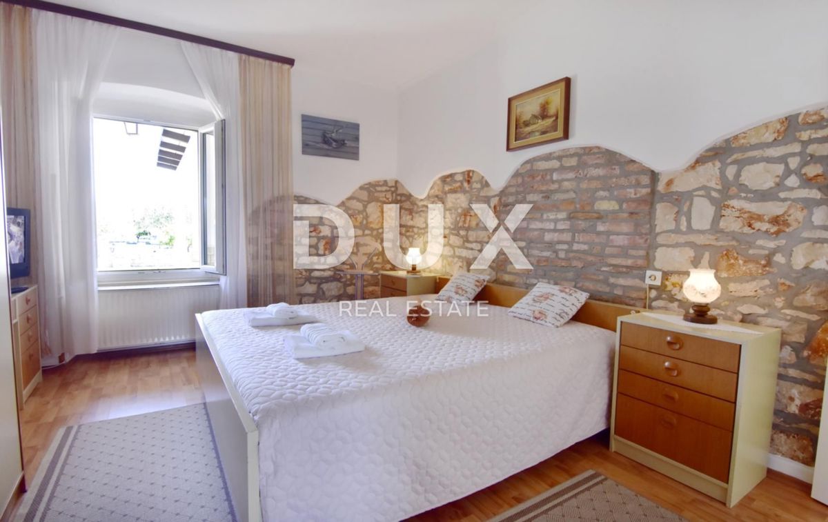 ISTRA, UMAG - Kamnita lepotica prva vrsta do morja