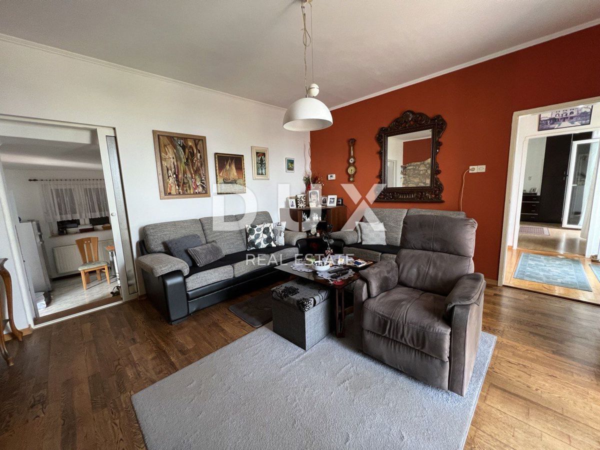 ISTRA, UMAG - Kamnita lepotica prva vrsta do morja