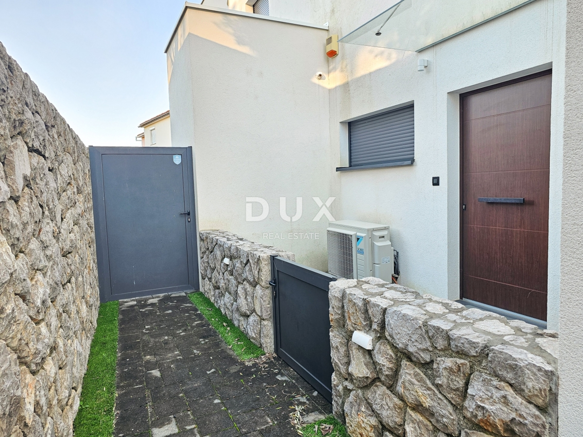 OTOK KRK - Fantastična hiša z ogrevanim bazenom in zasebnim vrtom