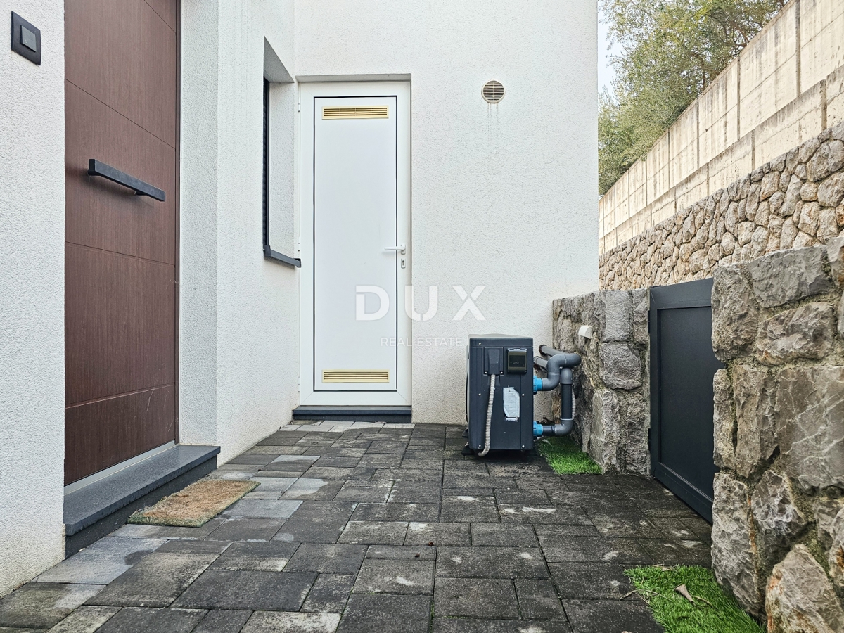 OTOK KRK - Fantastična hiša z ogrevanim bazenom in zasebnim vrtom