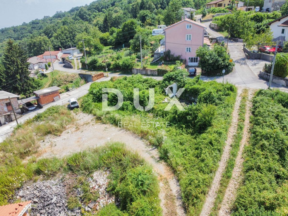 OPATIJA, RUKAVAC - gradbeno zemljišče z legalizirano hišo, pogled na morje, mirna lokacija