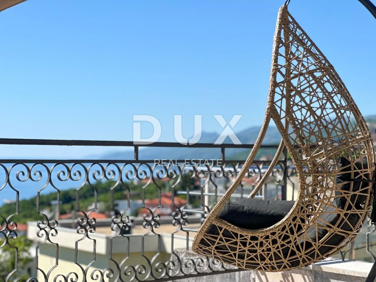 OPATIJA, POBRI - SAMO PRI NAS! Dizajnersko opremljeno stanovanje s panoramskim pogledom na morje