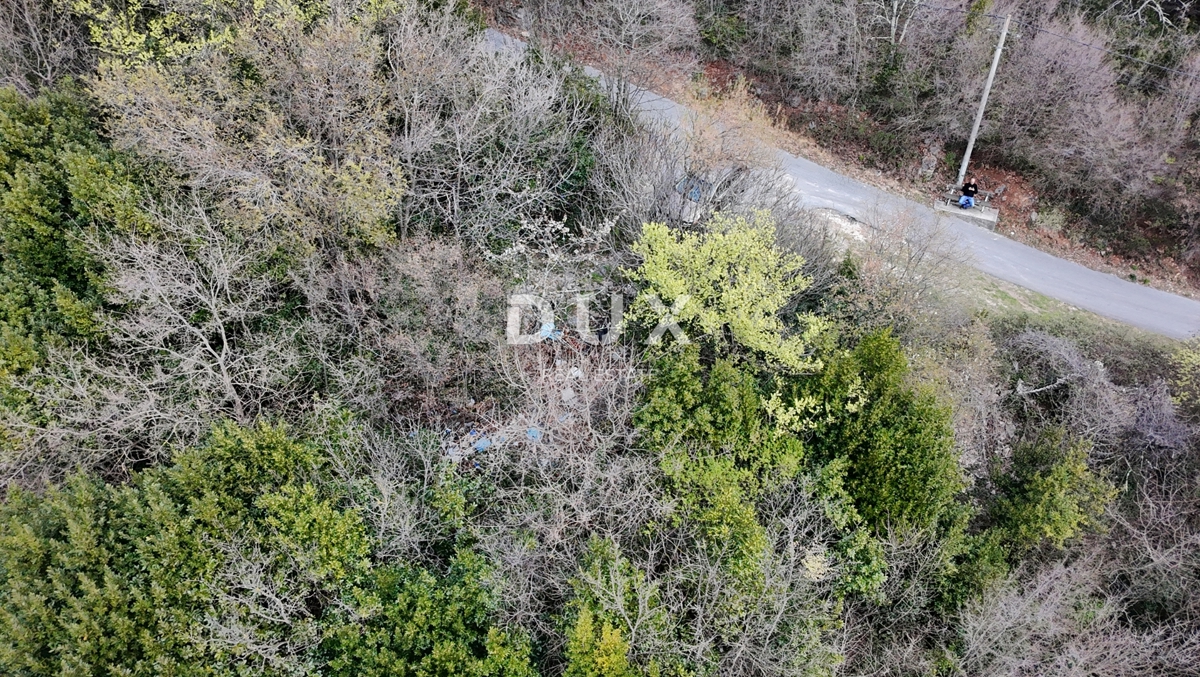 CRIKVENICA - NUJNO – REDKO NA TRGU! - 800 m² zemljišča s hišo