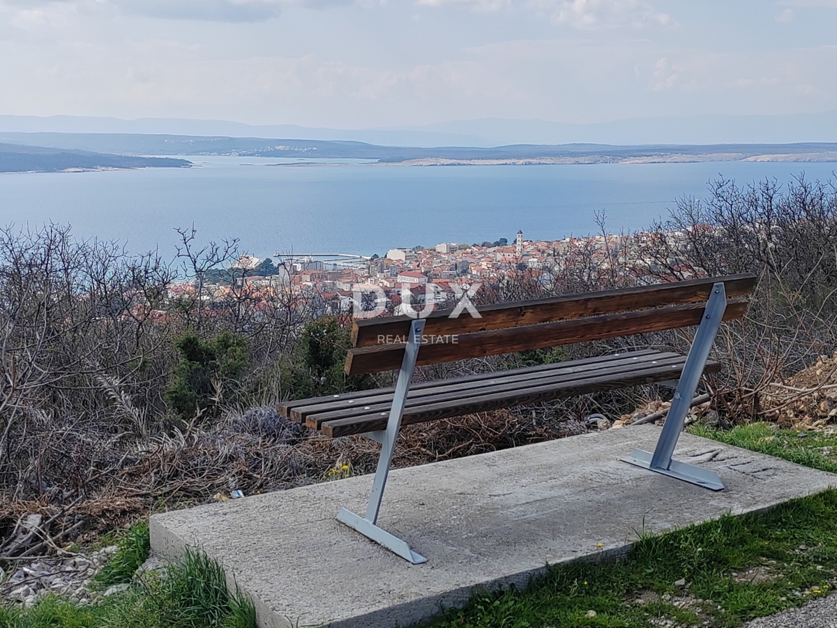 CRIKVENICA - NUJNO – REDKO NA TRGU! - 800 m² zemljišča s hišo