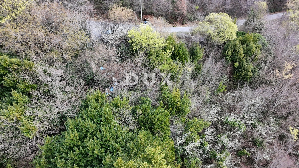 CRIKVENICA - NUJNO – REDKO NA TRGU! - 800 m² zemljišča s hišo