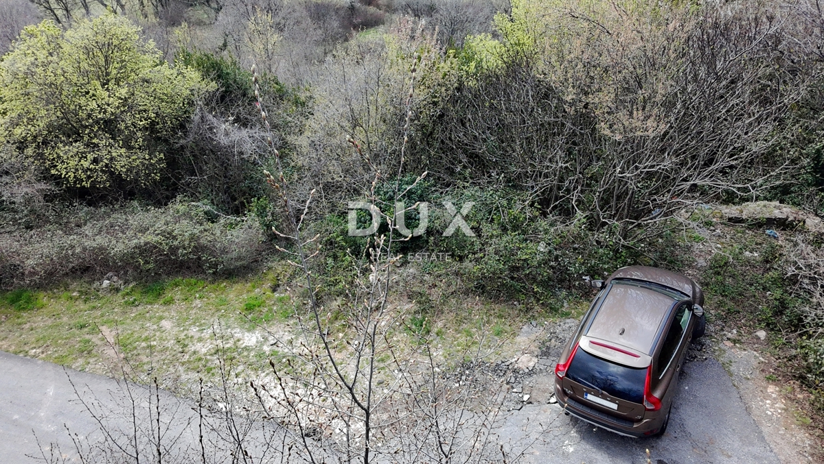 CRIKVENICA - NUJNO – REDKO NA TRGU! - 800 m² zemljišča s hišo