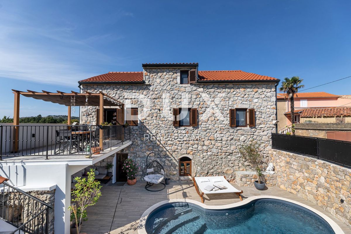 Otok Krk - Luksuzna kamnita vila z bazenom
