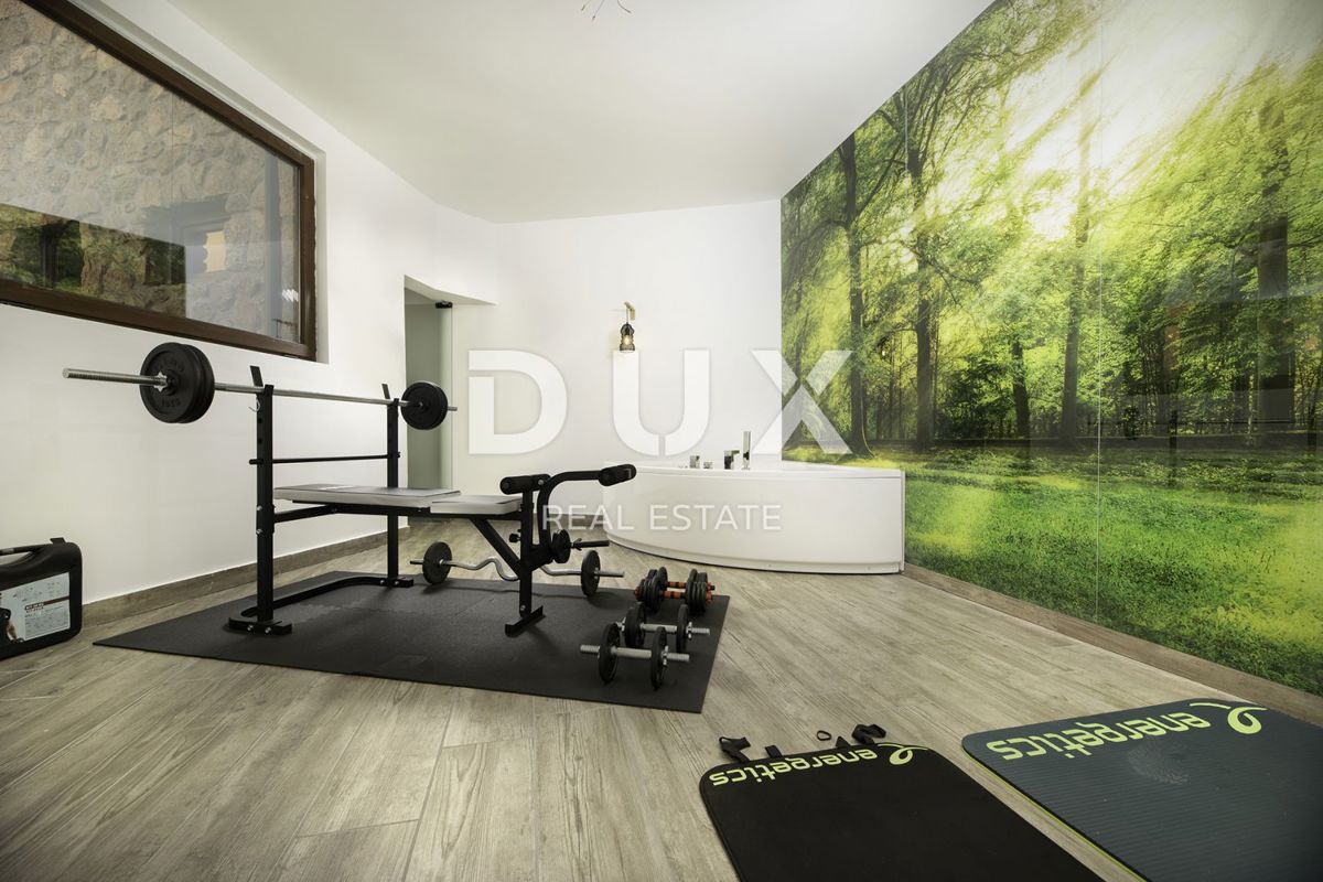 Otok Krk - Luksuzna kamnita vila z bazenom