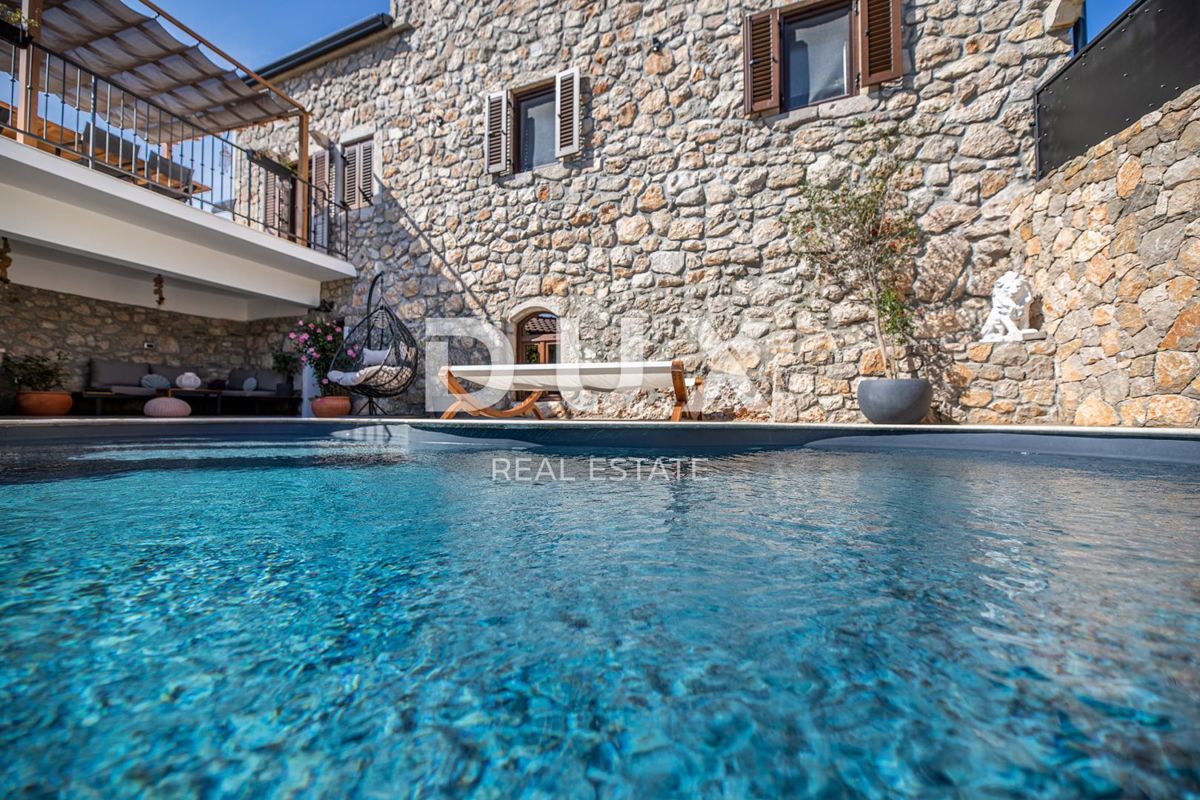 Otok Krk - Luksuzna kamnita vila z bazenom