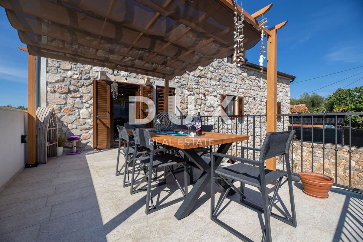 Otok Krk - Luksuzna kamnita vila z bazenom