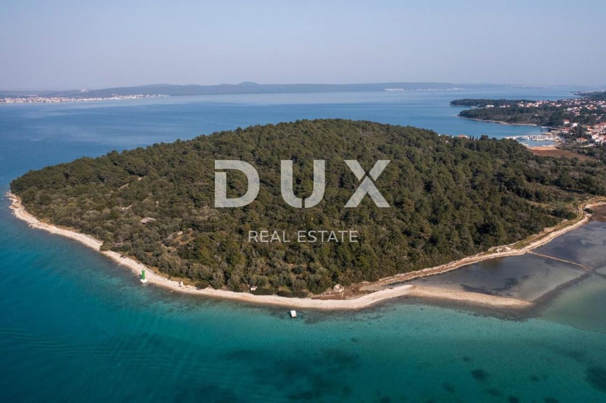 OTOK PAŠMAN, ŽDRELAC - Luksuzna kamnita vila z bazenom ob morju