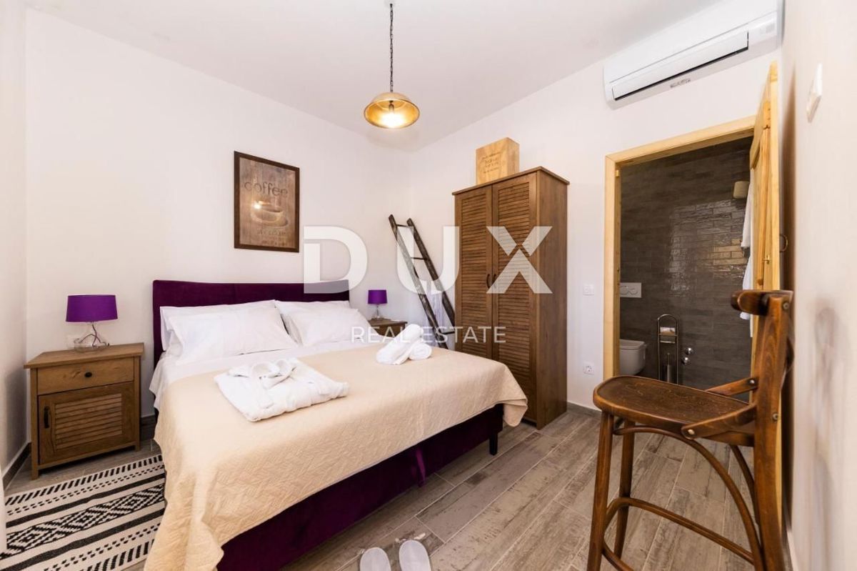 OTOK PAŠMAN, ŽDRELAC - Luksuzna kamnita vila z bazenom ob morju