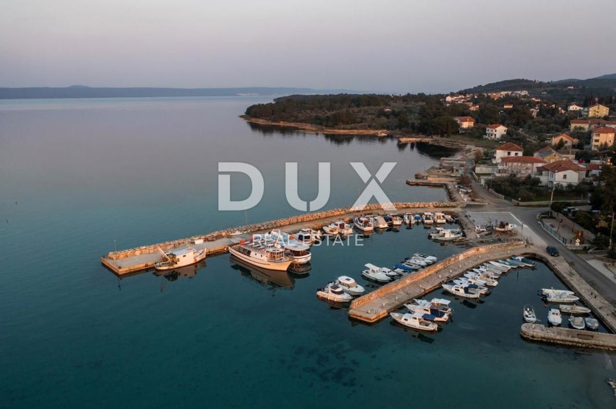 OTOK PAŠMAN, ŽDRELAC - Luksuzna kamnita vila z bazenom ob morju