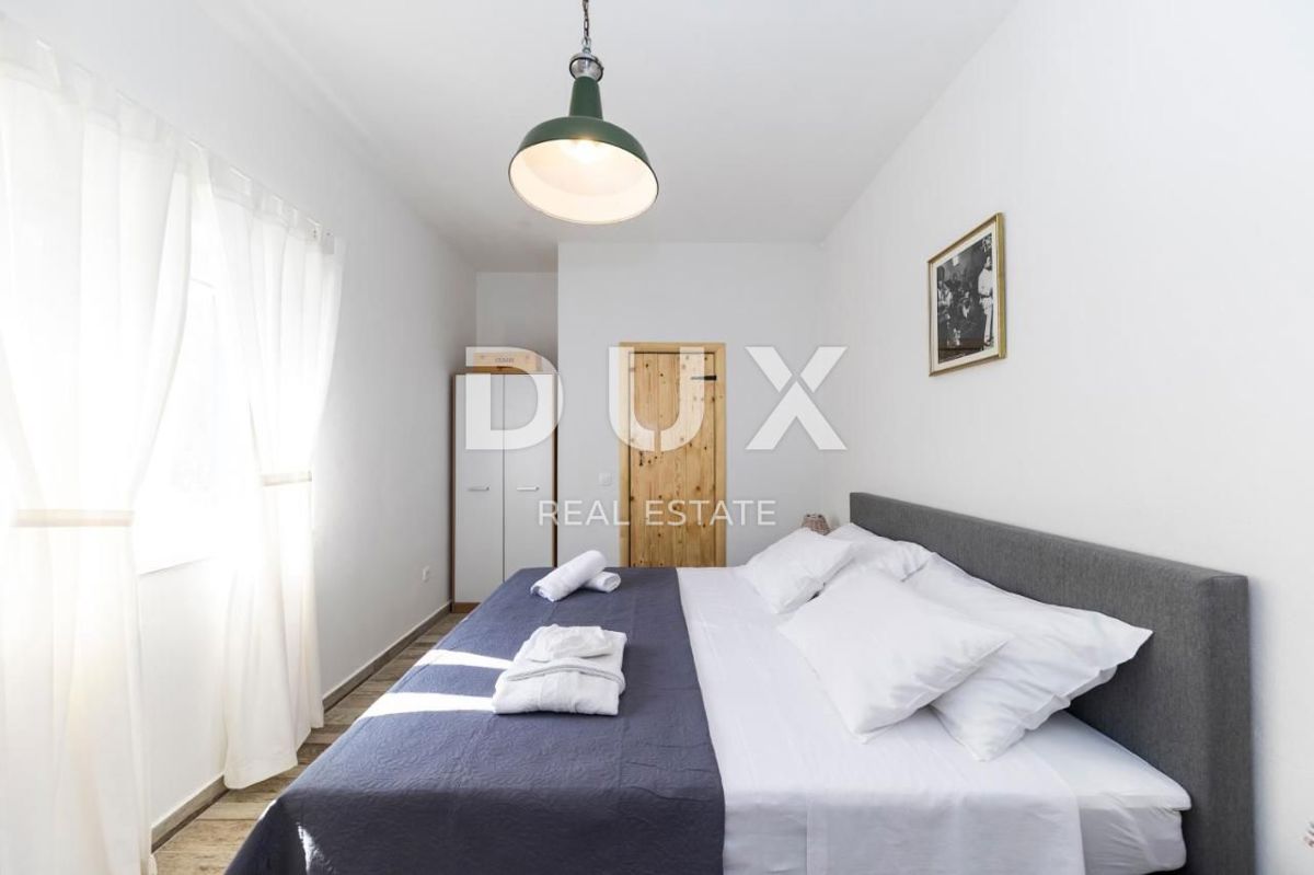 OTOK PAŠMAN, ŽDRELAC - Luksuzna kamnita vila z bazenom ob morju