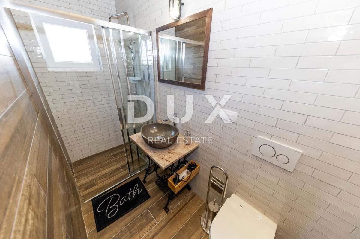 OTOK PAŠMAN, ŽDRELAC - Luksuzna kamnita vila z bazenom ob morju