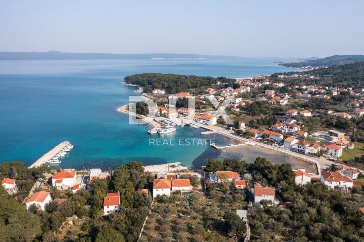 OTOK PAŠMAN, ŽDRELAC - Luksuzna kamnita vila z bazenom ob morju