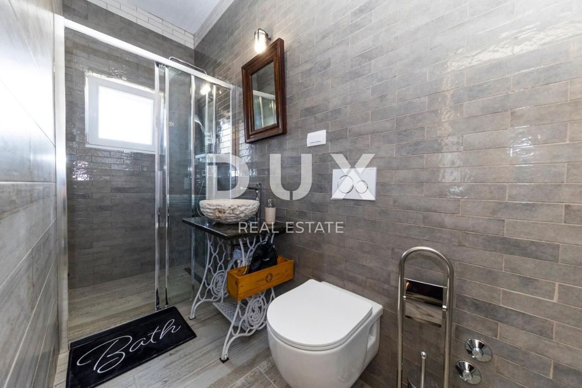 OTOK PAŠMAN, ŽDRELAC - Luksuzna kamnita vila z bazenom ob morju