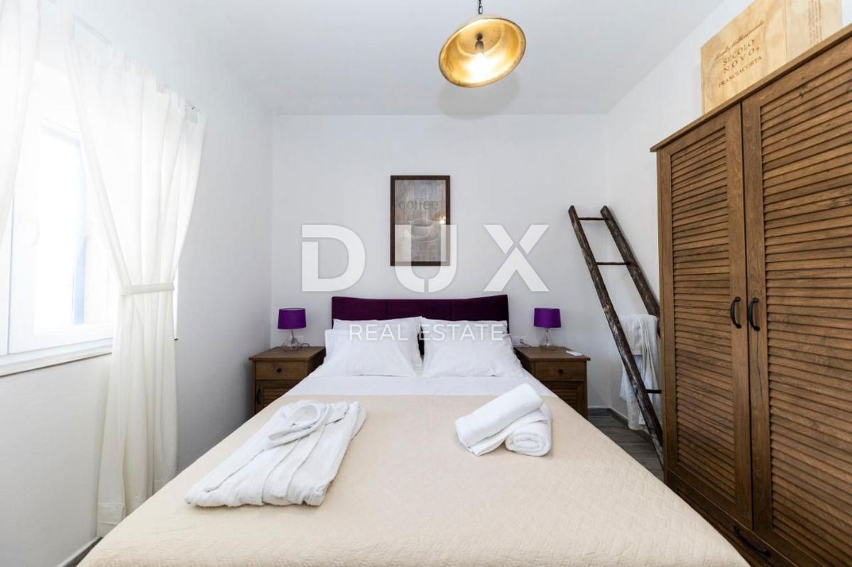 OTOK PAŠMAN, ŽDRELAC - Luksuzna kamnita vila z bazenom ob morju