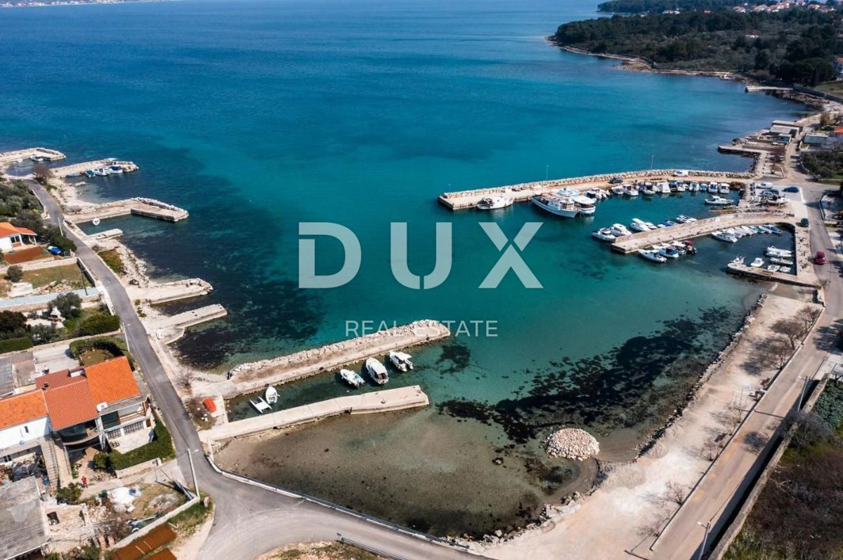 OTOK PAŠMAN, ŽDRELAC - Luksuzna kamnita vila z bazenom ob morju