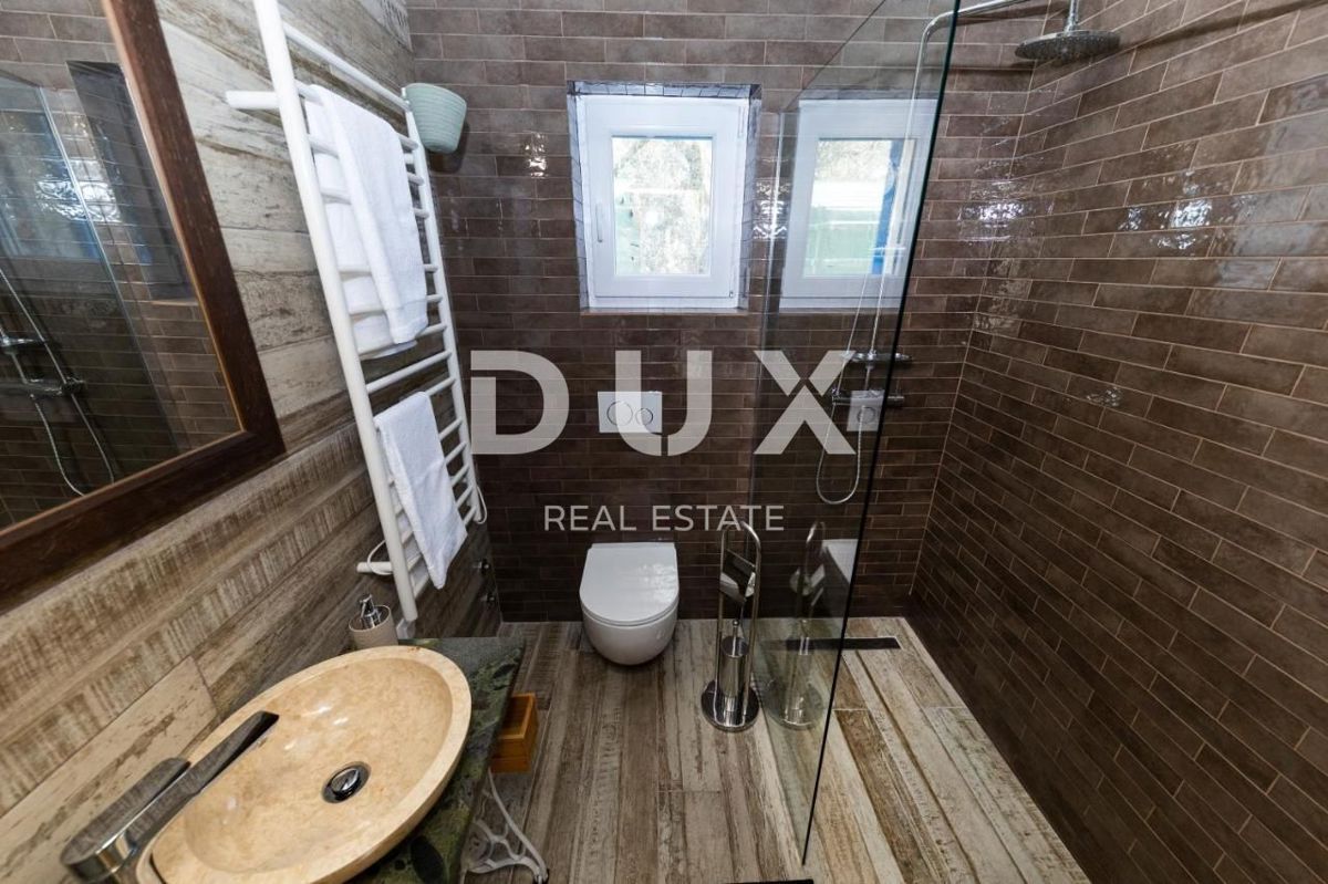 OTOK PAŠMAN, ŽDRELAC - Luksuzna kamnita vila z bazenom ob morju