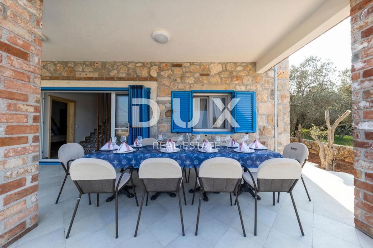 OTOK PAŠMAN, ŽDRELAC - Luksuzna kamnita vila z bazenom ob morju