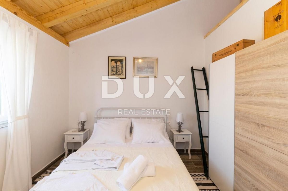 OTOK PAŠMAN, ŽDRELAC - Luksuzna kamnita vila z bazenom ob morju