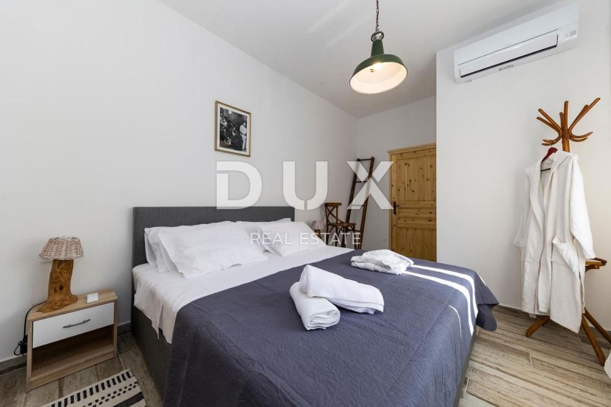 OTOK PAŠMAN, ŽDRELAC - Luksuzna kamnita vila z bazenom ob morju