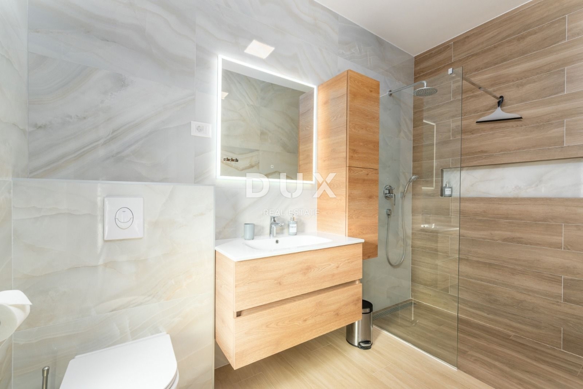 ISTRA, POREČ - Moderna polpritlična hiša z bazenom v bližini Poreča