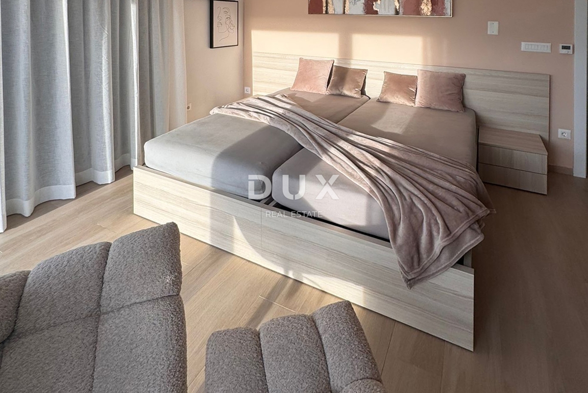 ISTRA, POREČ - Moderna polpritlična hiša z bazenom v bližini Poreča