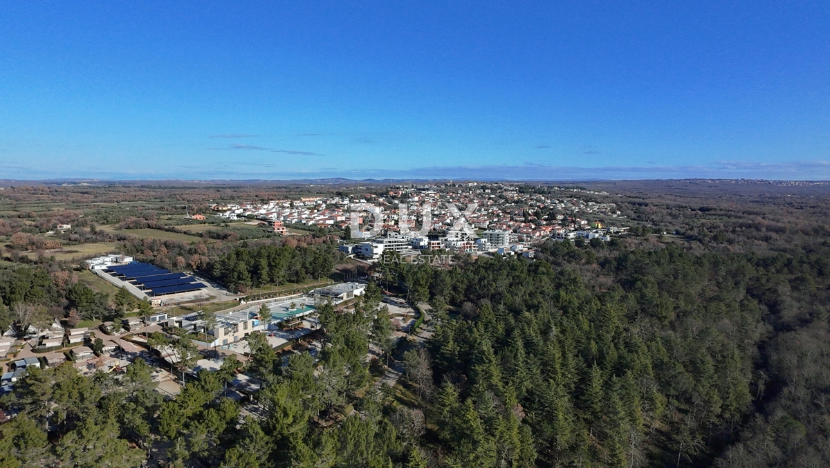 ISTRA, POREČ - Moderna polpritlična hiša z bazenom v bližini Poreča