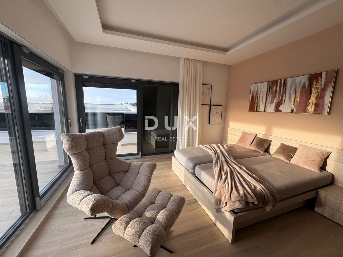 ISTRA, POREČ - Moderna polpritlična hiša z bazenom v bližini Poreča