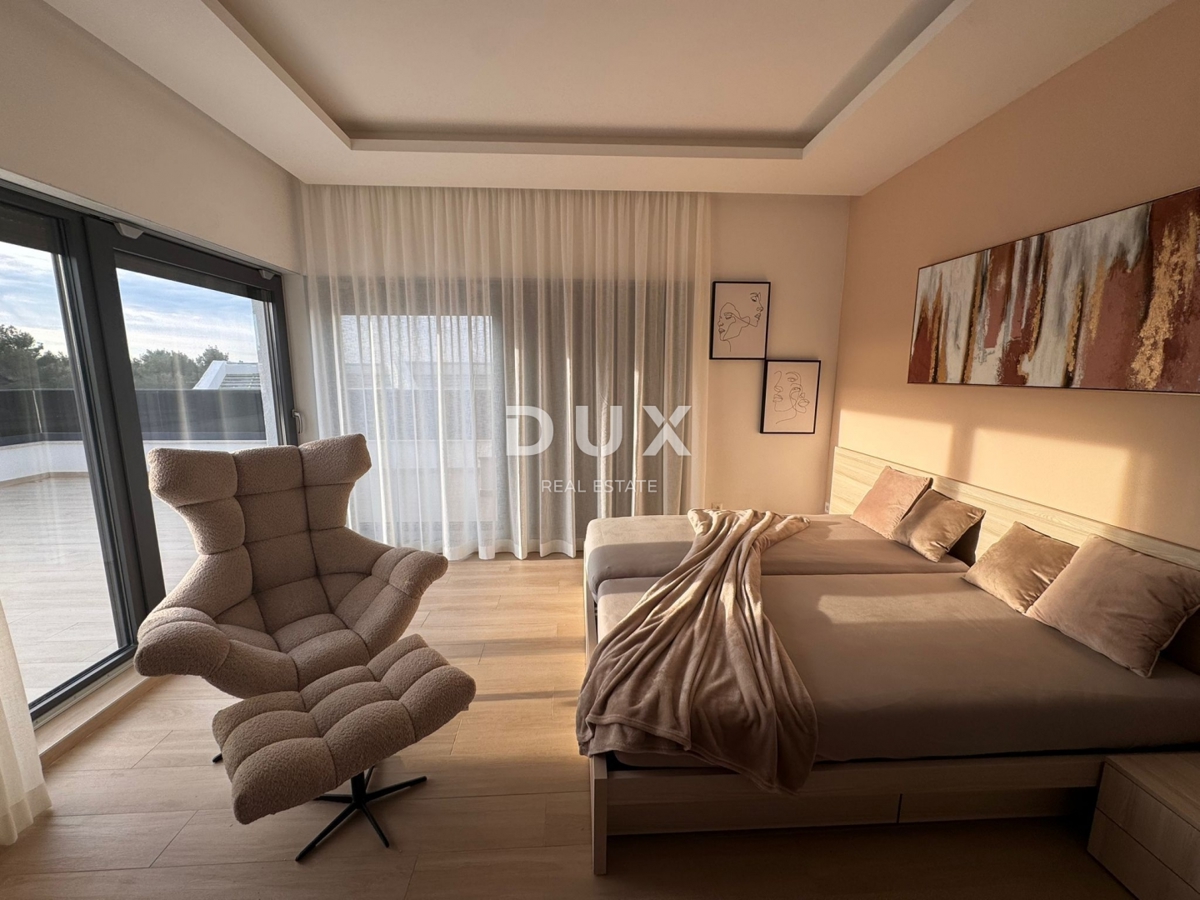 ISTRA, POREČ - Moderna polpritlična hiša z bazenom v bližini Poreča