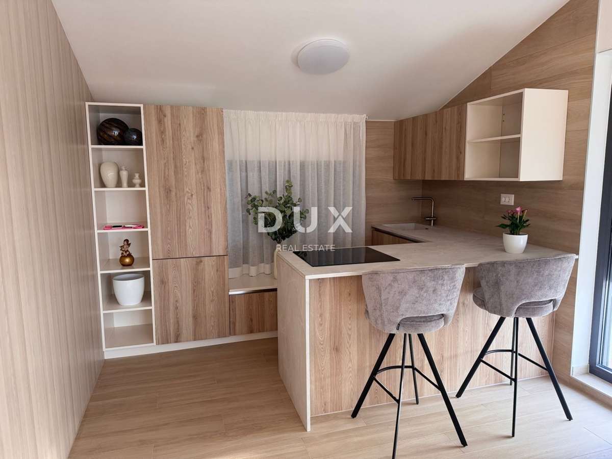 ISTRA, POREČ - Moderna polpritlična hiša z bazenom v bližini Poreča