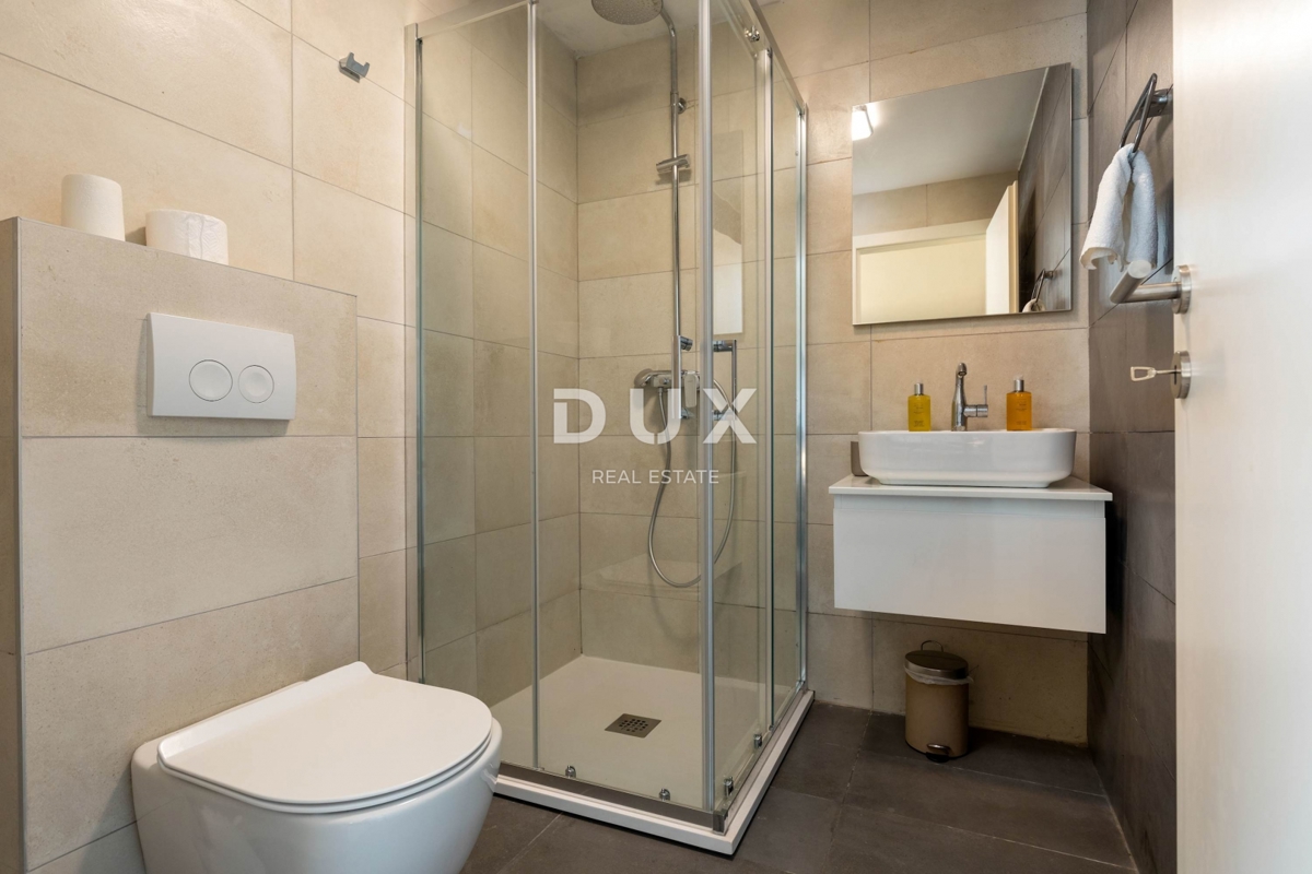 ISTRA, RABAC - Udobna hiša z bazenom in pogledom na morje