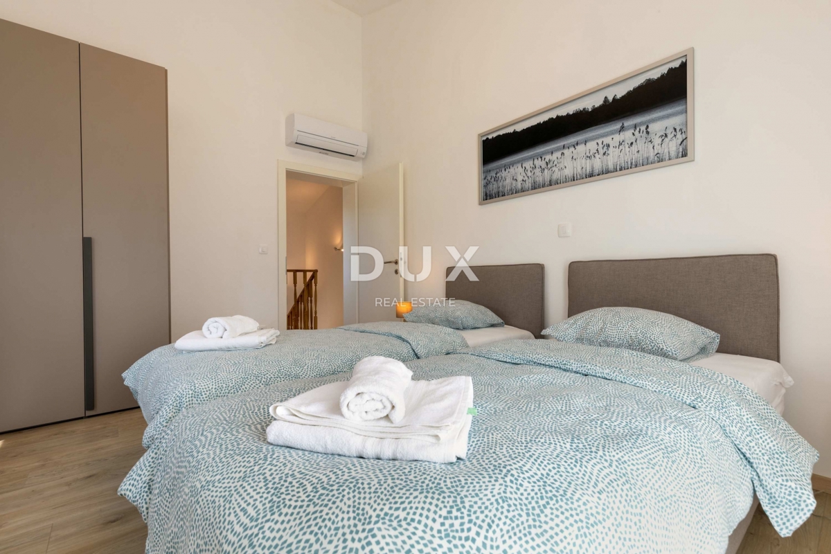 ISTRA, RABAC - Udobna hiša z bazenom in pogledom na morje