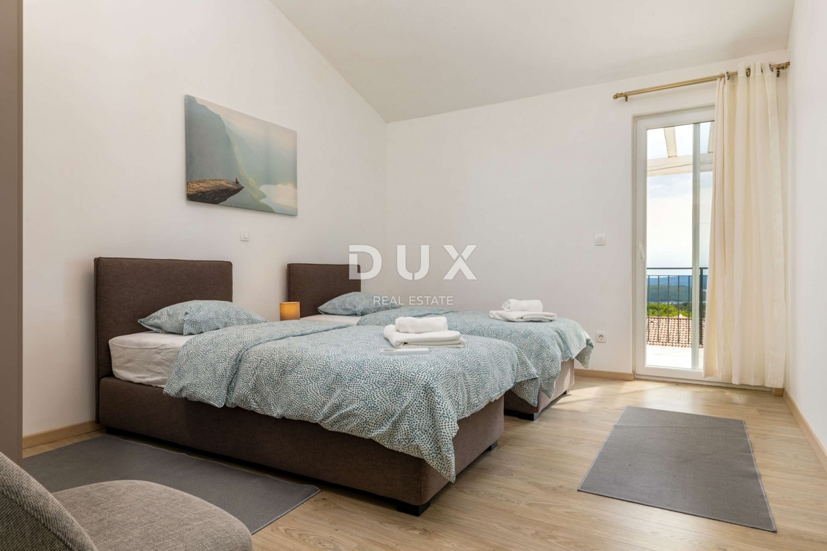 ISTRA, RABAC - Udobna hiša z bazenom in pogledom na morje