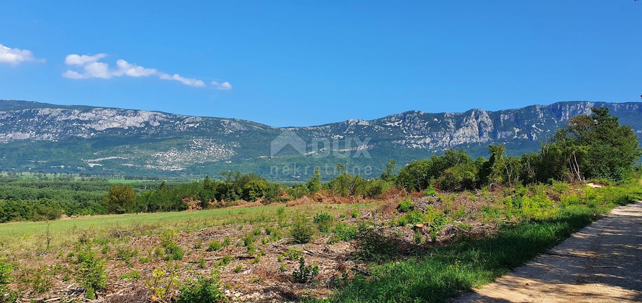 Zemljišče Kršan, 22.261m2