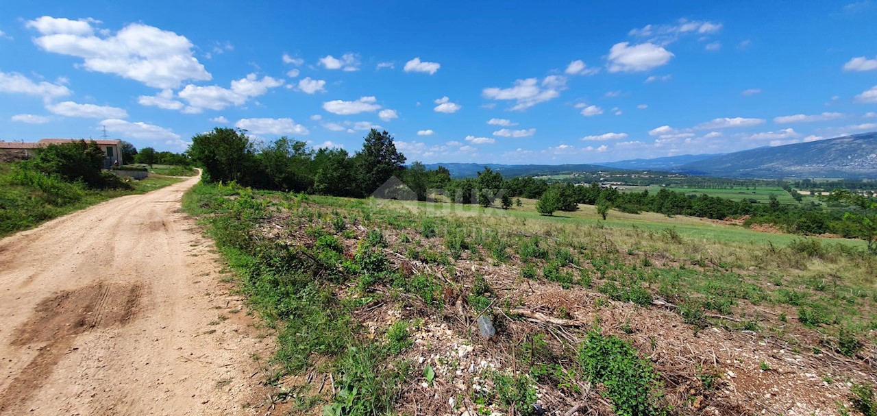 Zemljišče Kršan, 22.261m2