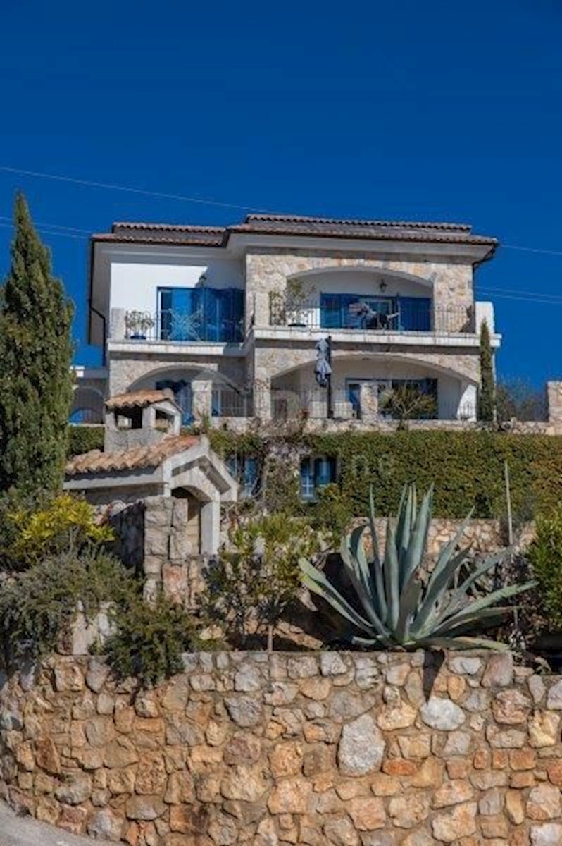 CRIKVENICA - Ekskluzivna družinska vila s čudovitim panoramskim pogledom na morje