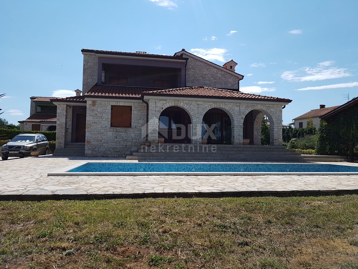 ISTRA, GALIŽANA - Kamnita vila s pogledom na morje!