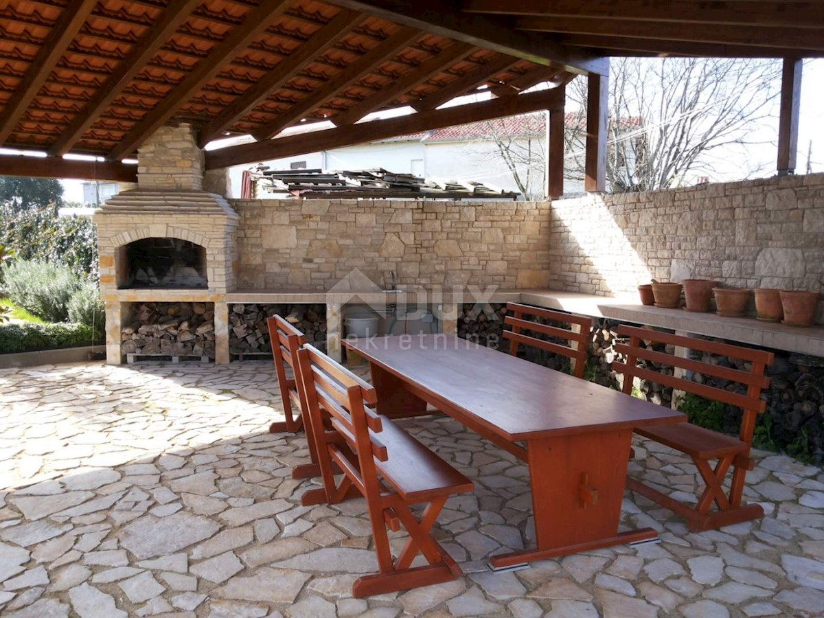 ISTRA, GALIŽANA - Kamnita vila s pogledom na morje!