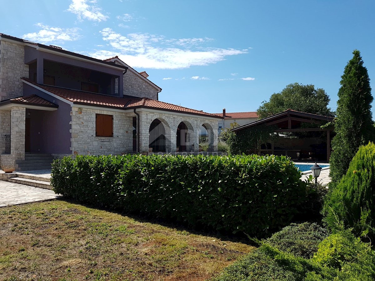 ISTRA, GALIŽANA - Kamnita vila s pogledom na morje!