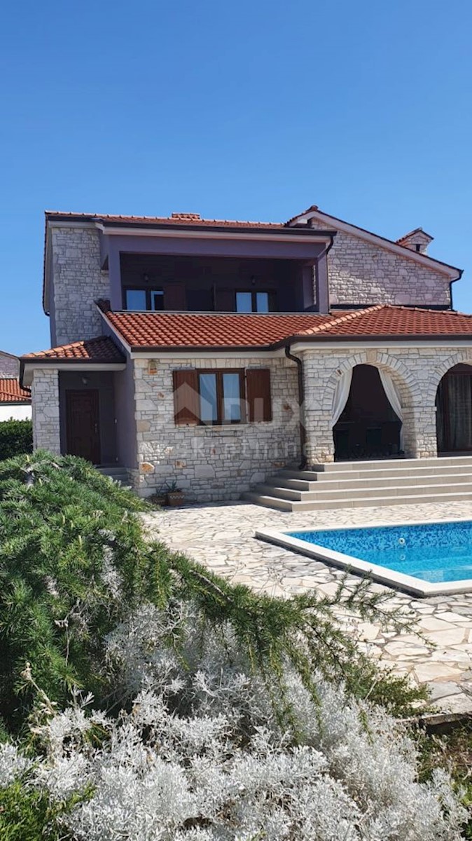 ISTRA, GALIŽANA - Kamnita vila s pogledom na morje!