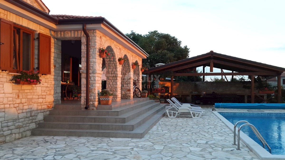 ISTRA, GALIŽANA - Kamnita vila s pogledom na morje!