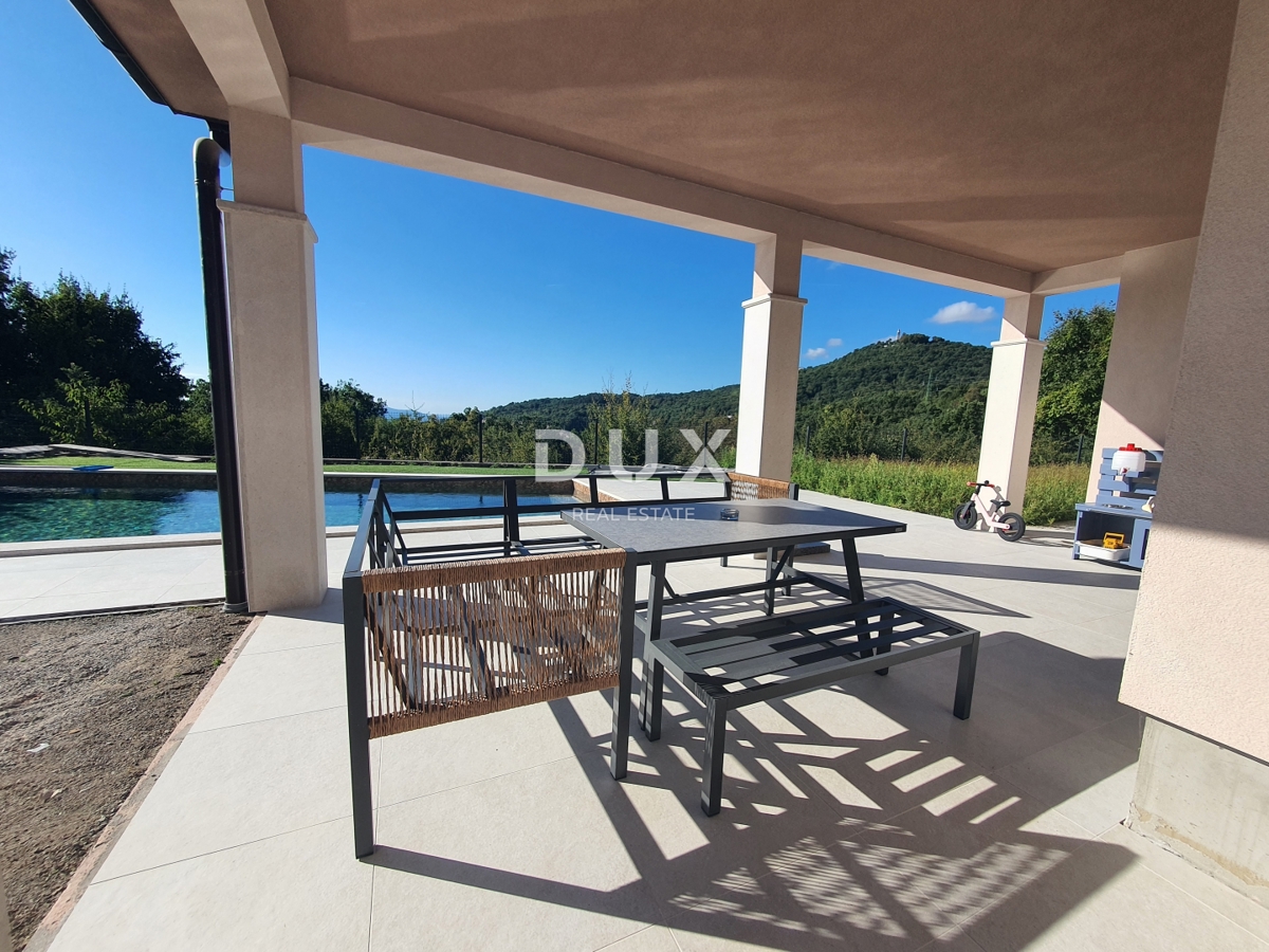 Opatija, Bregi - Novozgrajena hiša z bazenom in pogledom na morje