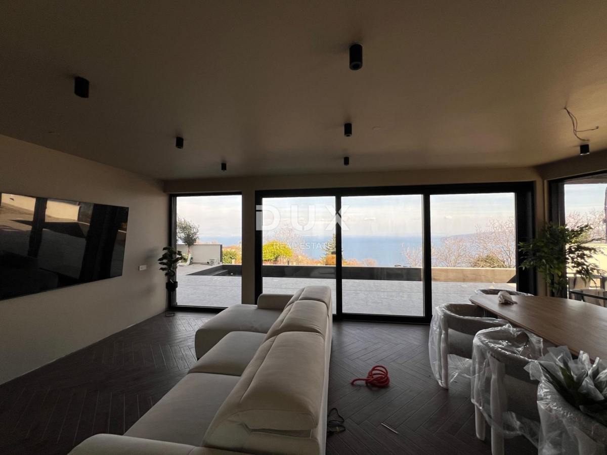 OPATIJA, SV. JELENA - vila 250m2 s panoramskim pogledom na morje in bazen + urejen vrt 1200m2