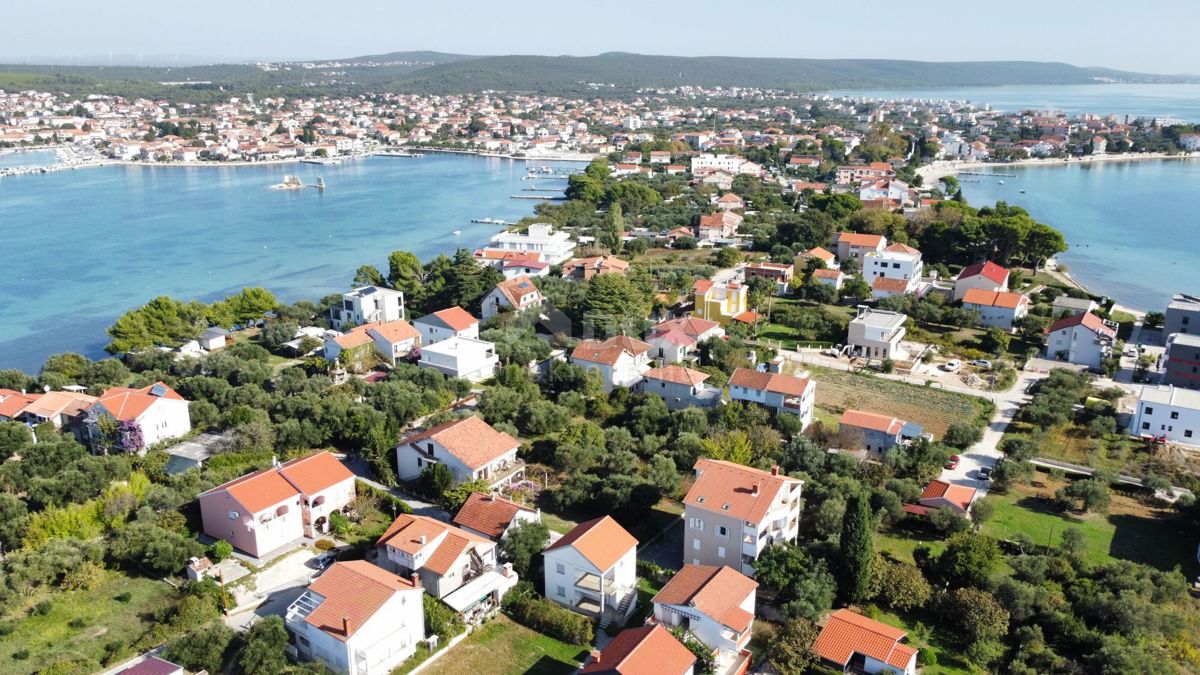 ZADAR, SUKOŠAN - Gradbeno zemljišče z investicijskim potencialom