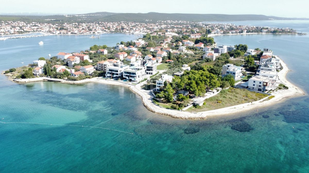 ZADAR, SUKOŠAN - Gradbeno zemljišče z investicijskim potencialom