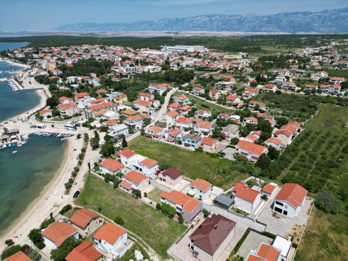 ZADAR, VRSI - Gradbeno zemljišče 30m od morja